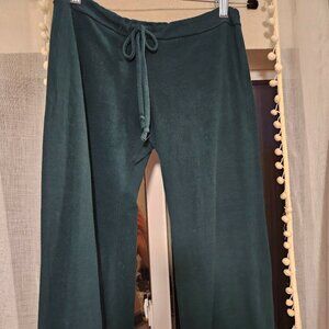 Ruffle bottom 3/4 pants Made in CA